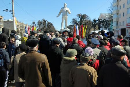 Коммунисты Чувашии отметили День космонавтики возложением цветов к памятникам Ю.А. Гагарину и А.Г. Николаеву в Чебоксарах