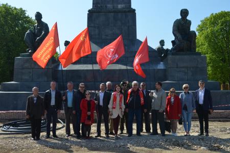 Севастопольские коммунисты почтили память Владимира Ильича Ленина