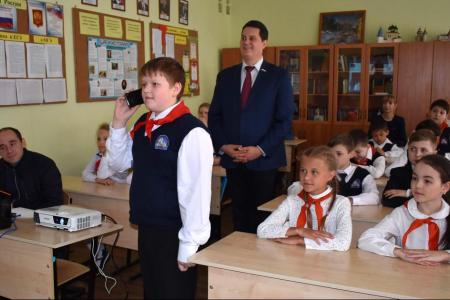 Тульские пионеры пообщались с космонавтом Еленой Серовой по телемосту