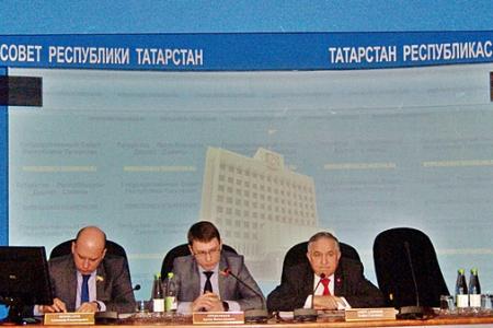 Фракция КПРФ провела в Госсовете Татарстана  пресс-конференцию