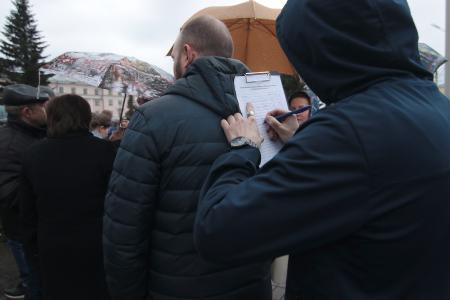 В Ярославле прошел несанкционированный митинг  протеста против московского мусора