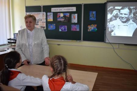 Тульские пионеры пообщались с космонавтом Еленой Серовой по телемосту