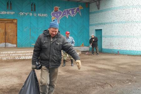 Кировская область. Активисты КПРФ Орловского района открыли сезон субботников по благоустройству райцентра