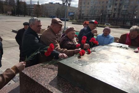 Коммунисты Ленинградской области: Ленин остается с нами!