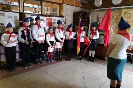 Алтайский край. В селе Хабары возродили пионерский отряд. Комсомольцы готовятся встретить вековой юбилей организации