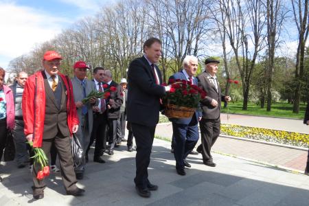 В Нальчике Конференция КБРО КПРФ началась у памятника В.И. Ленину