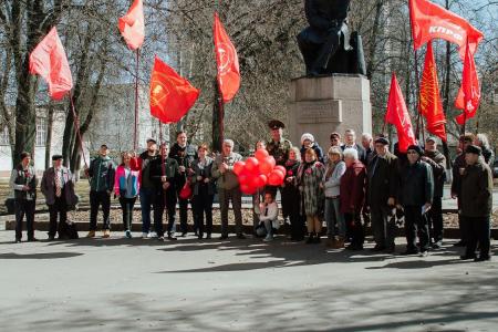 В Орле прошли торжественные мероприятия в День авиации и космонавтики