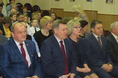 Анатолий Локоть поздравил новосибирских школьников с Последним звонком