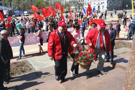 Н.Н. Иванов принял участие в Первомайской демонстрации трудящихся Курска