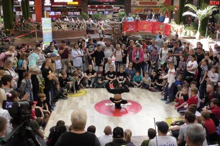 В Саратове прошел Чемпионат России по брейк-дансу «Красная жара»