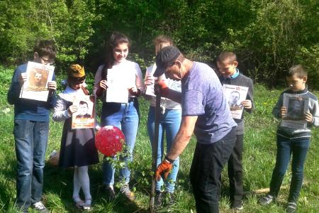 Тульская область. Пионеры и коммунисты провели в Богородицке праздничное мероприятие в честь Дня Победы