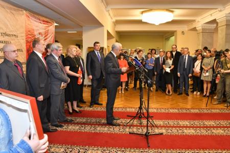 «Пример революционного подвига». Г.А. Зюганов открыл художественную выставку в Госдуме, посвященную 55-й годовщине визита Фиделя Кастро в СССР