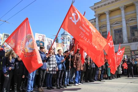 Томские коммунисты приняли участие в Параде Победы