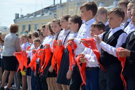 Владимирская область. Сто меленковских школьников стали пионерами