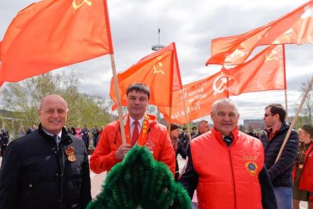 В День Победы коммунисты столицы Забайкалья возложили цветы к Вечному Огню