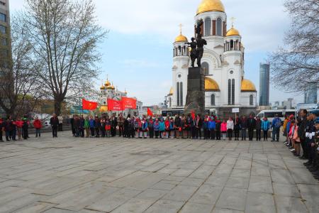 «Орлята учатся летать». В городе Свердлова прошел Областной пионерский слёт
