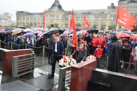 «Ура, юные пионеры!»