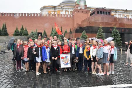 «Ура, юные пионеры!»