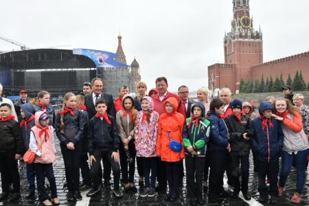 «Ура, юные пионеры!»