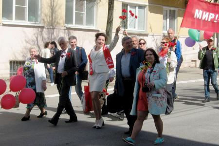 Калуга: Первомай шагает по планете