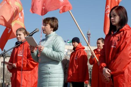 Коммунисты Читы потребовали установить контроль над ценами и тарифами ЖКХ и ГСМ на первомайском митинге