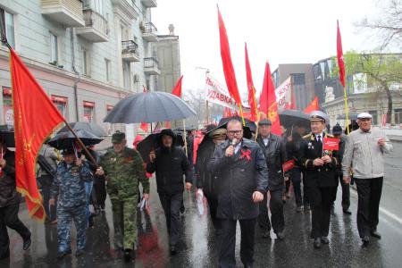 Во Владивостоке прошла массовая демонстрация КПРФ