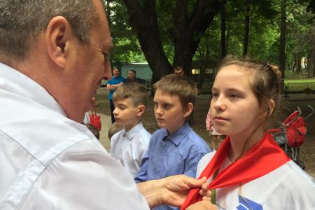 В Симферополе на Аллее пионеров-героев состоялась торжественная