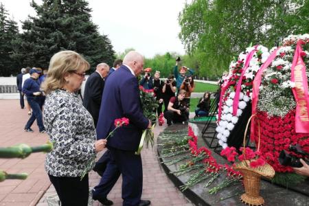 Саратовские коммунисты приняли участие в памятном мероприятии на Воскресенском мемориальном кладбище