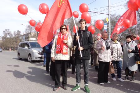 КПРФ в Хакасии проигнорировала первомайский шоу-сценарий правительства республики
