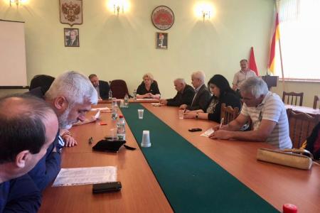 В ходе поездки в Республику Северная Осетия-Алания Казбек Тайсаев посетил отчетно-выборные конференции районных комитетов КПРФ