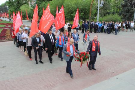 Волгоград. В канун Дня Победы сталинградские коммунисты почтили память героев войны