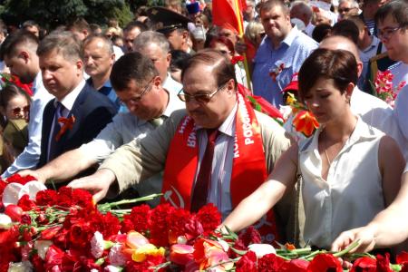 Курские коммунисты отпраздновали День Победы