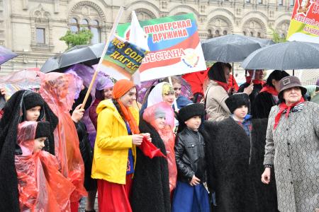 «Ура, юные пионеры!»