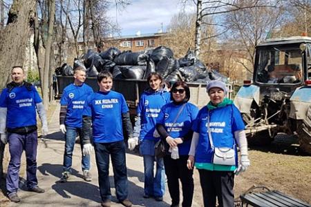 Татарстан, Казань. Коммунисты и общественники провели субботник