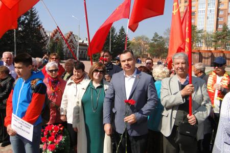 Амурская область. Коммунисты приняли участие в возложении цветов погибшим воинам-амурцам