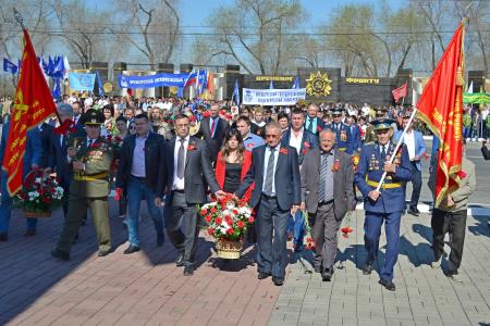 Коммунисты Оренбурга почтили память павших воинов