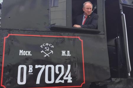 Москва. Валерий Рашкин вручил медали ЦК КПРФ ветеранам-железнодорожникам