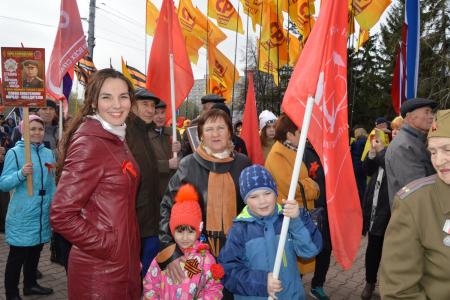 Коммунисты и комсомольцы Барнаула провели несколько праздничных мероприятий в честь Дня Победы