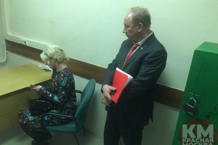 Москва. На встрече с депутатом-коммунистом В.Ф. Рашкиным полиция задержала журналиста, депутата и члена ТИК. Видео