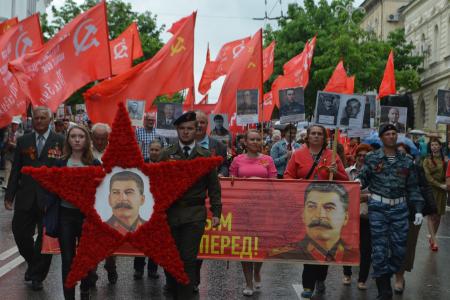 Севастопольские коммунисты отметили День Победы в колонне «Бессмертного полка»