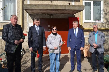 Комсомольцы Воронежа при поддержке депутата Госдумы Сергея Гаврилова поздравили ветеранов Великой Отечественной с Днем Победы