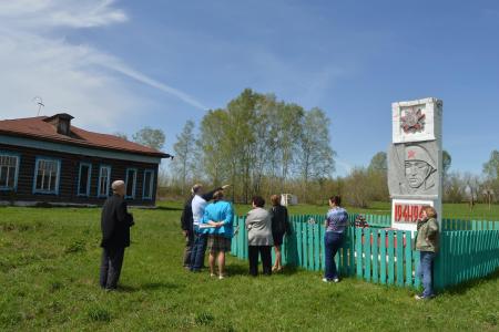 Сельские жители Алтая, в отличие от российского правительства, предпочитают чтить память своих погибших земляков, а не белочехов