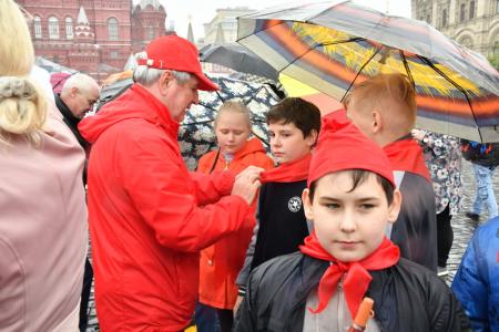 «Ура, юные пионеры!»