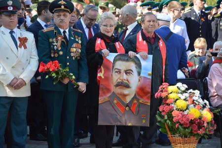 Коммунисты Биробиджана приняли участие в общегородском митинге по случаю Дня Победы