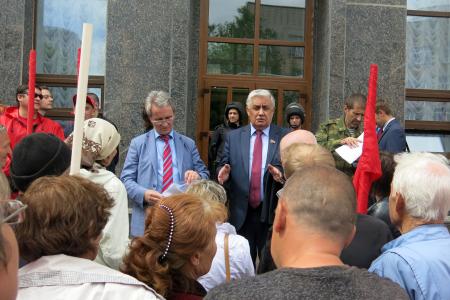 Чувашские коммунисты приняли участие в протестной акции в Ульяновске