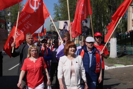 Республика Мордовия. Под красными знаменами Победы, СССР и КПРФ
