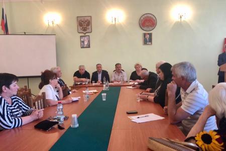 В ходе поездки в Республику Северная Осетия-Алания Казбек Тайсаев посетил отчетно-выборные конференции районных комитетов КПРФ
