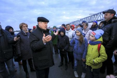 «Ночь музеев»: Анатолий Локоть рассказал новосибирцам о легендах и историях местных мостов