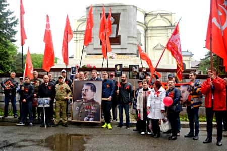 Ставропольские коммунисты провели шествия и митинги с портретами Сталина в День Великой Победы