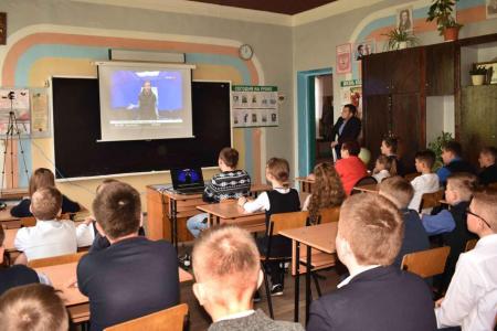 Тульский обком КПРФ организовал для кимовских школьников телемост со знаменитым полярником Виктором Боярским